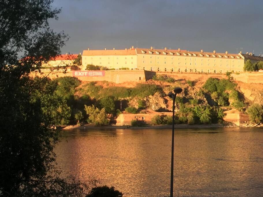 Center, Private Garage, Danube & Fortress, 3 Bdrm 2 Bath Νόβι Σαντ Εξωτερικό φωτογραφία